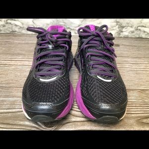 Brooks Running Shoes - Ariel